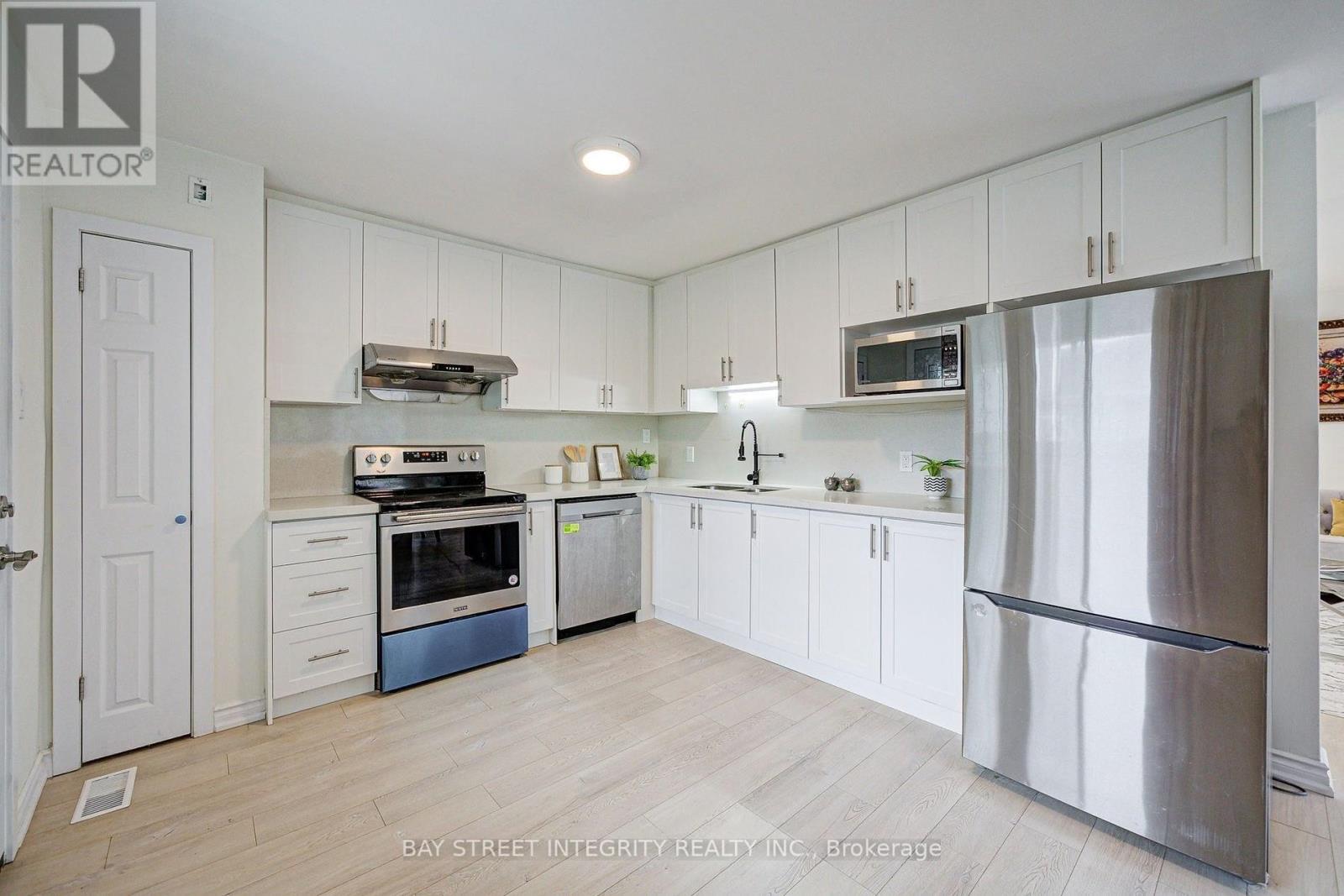 16 Arrowflight Drive, Markham, Ontario  L3P 1S1 - Photo 14 - N12764772