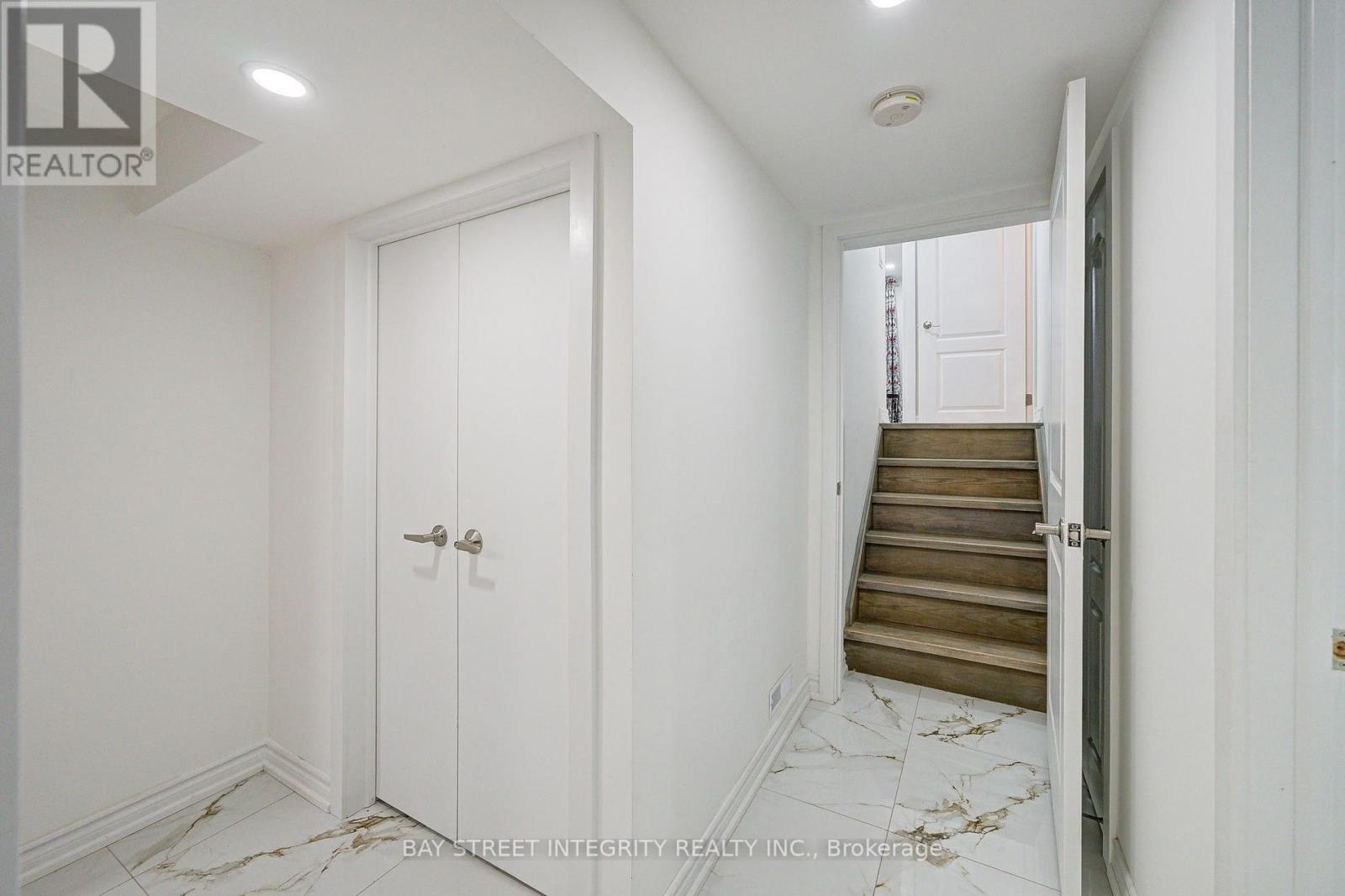 16 Arrowflight Drive, Markham, Ontario  L3P 1S1 - Photo 37 - N12764772