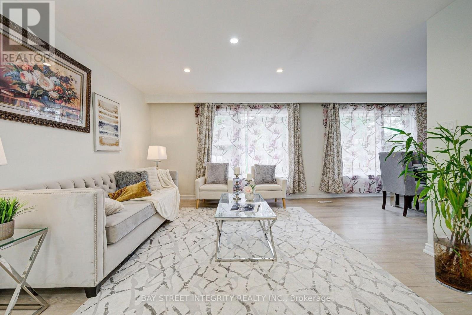 16 Arrowflight Drive, Markham, Ontario  L3P 1S1 - Photo 7 - N12764772