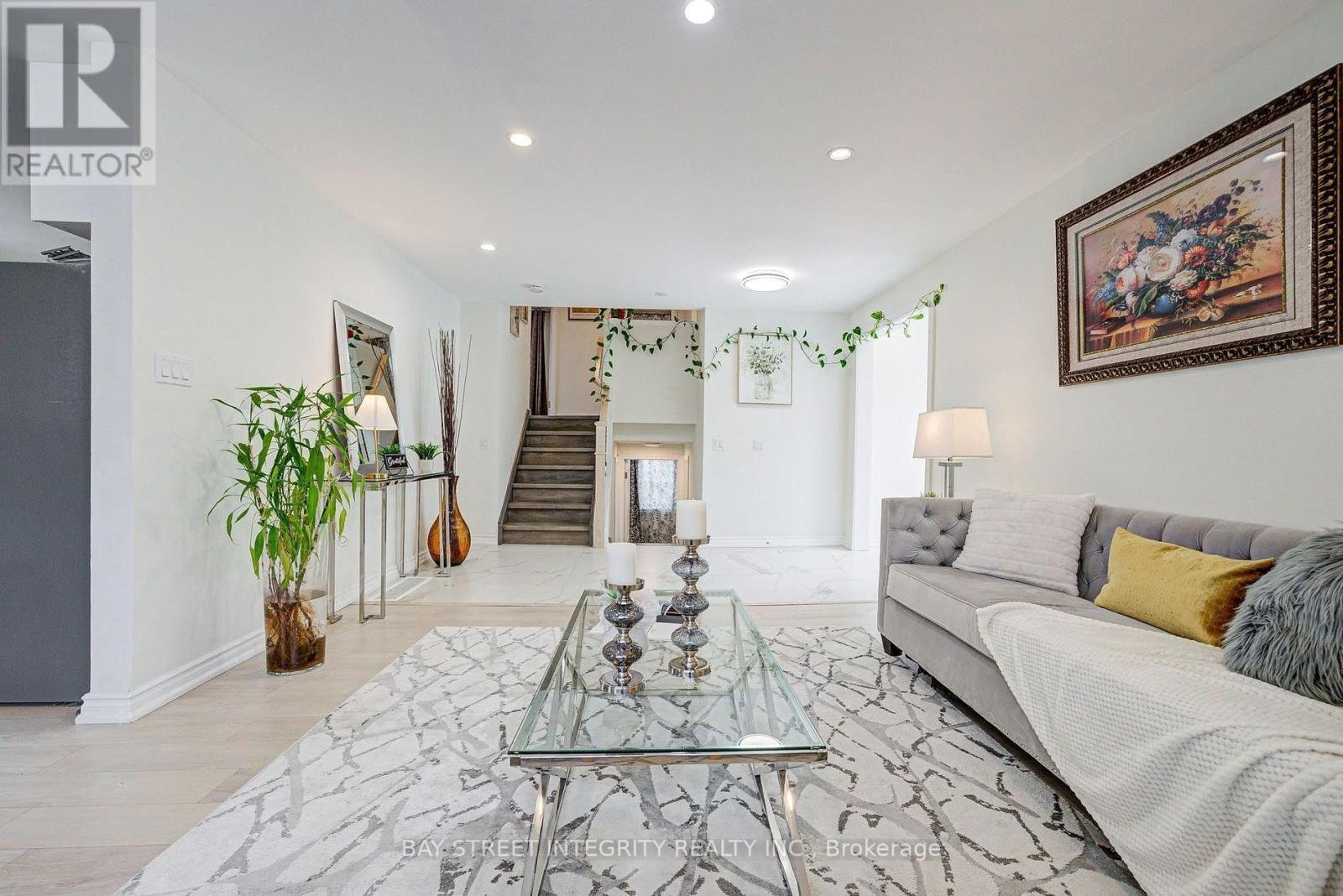 16 Arrowflight Drive, Markham, Ontario  L3P 1S1 - Photo 9 - N12764772