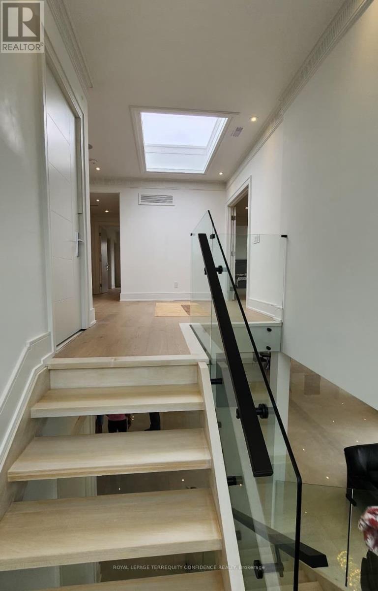 85 Crestwood Road, Vaughan, Ontario  L4J 1A4 - Photo 17 - N12764786