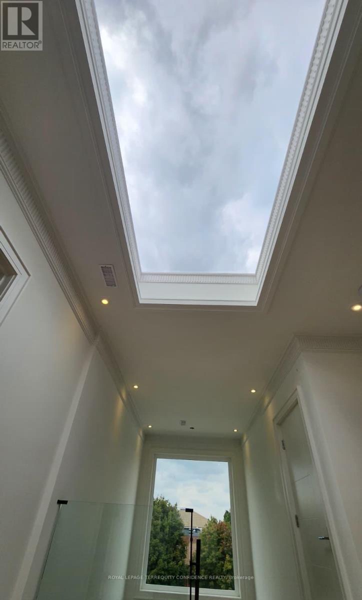 85 Crestwood Road, Vaughan, Ontario  L4J 1A4 - Photo 19 - N12764786