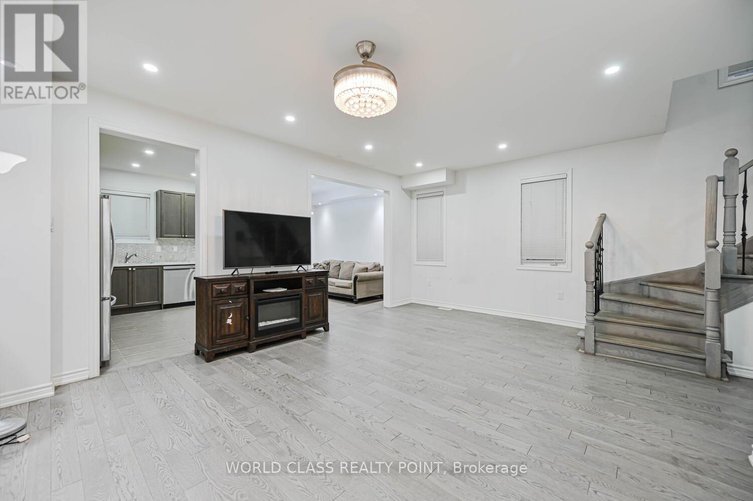 4 Hashmi Place, Brampton, Ontario  L6Y 6K1 - Photo 13 - W12764780