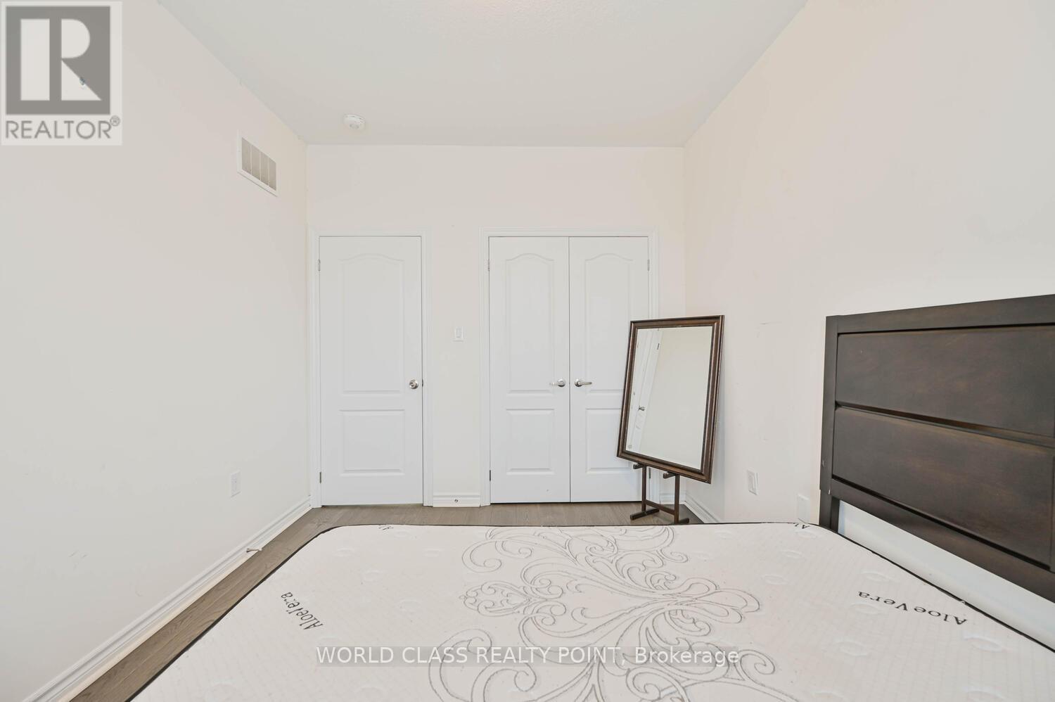 4 Hashmi Place, Brampton, Ontario  L6Y 6K1 - Photo 38 - W12764780