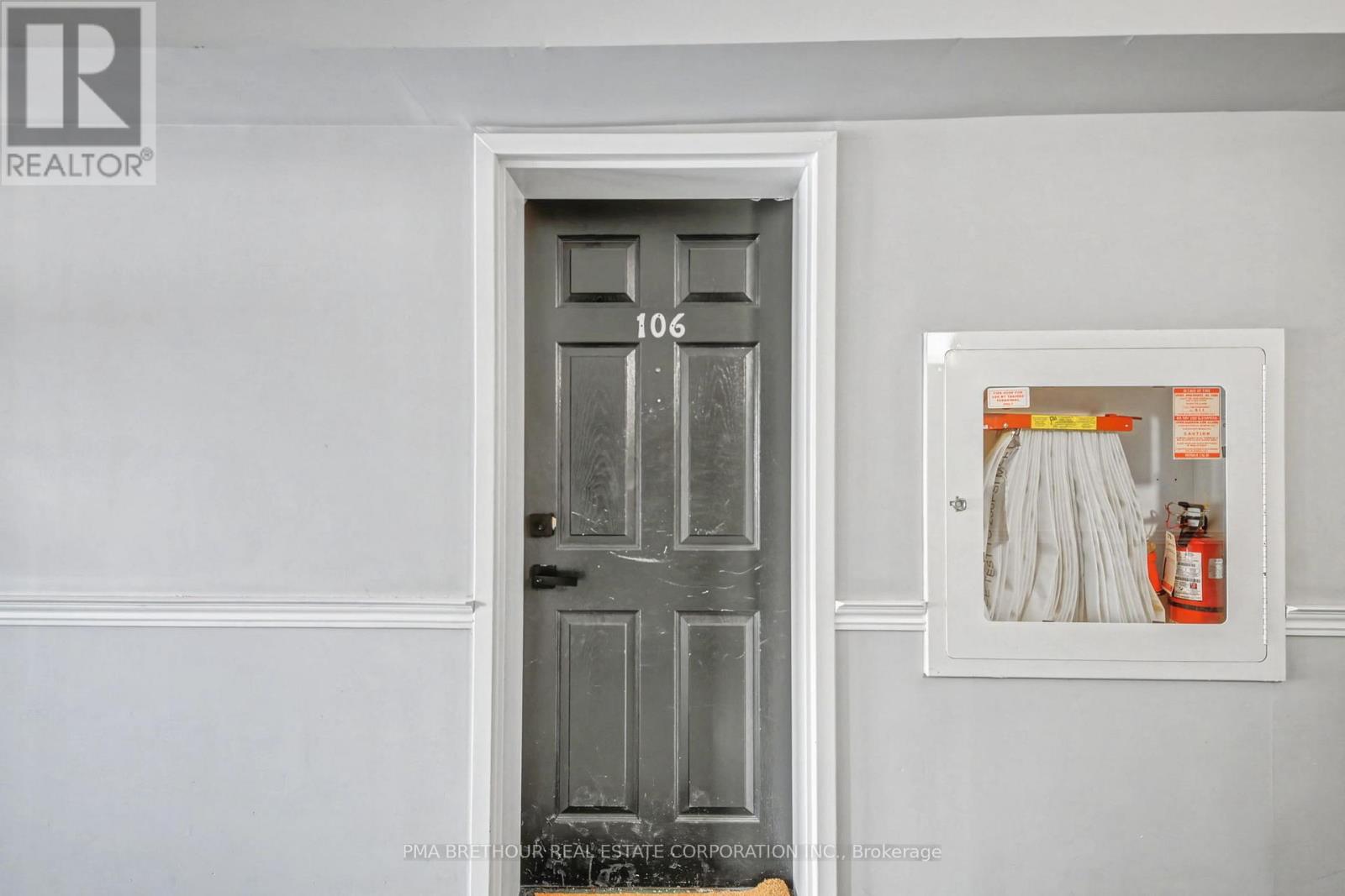 106 - 4003 Kilmer Drive, Burlington, Ontario  L7M 4M1 - Photo 4 - W12764792