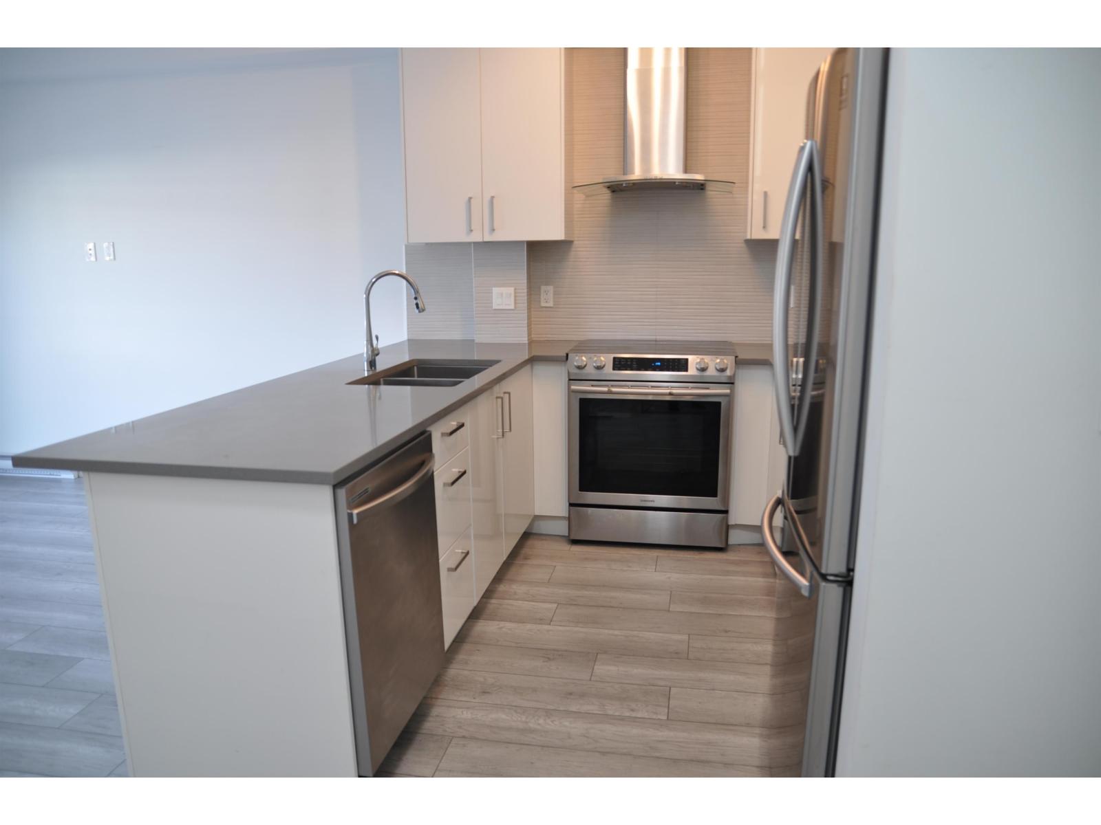 506 13978 Fraser Highway, Surrey, British Columbia  V3T 9P2 - Photo 8 - R3085912