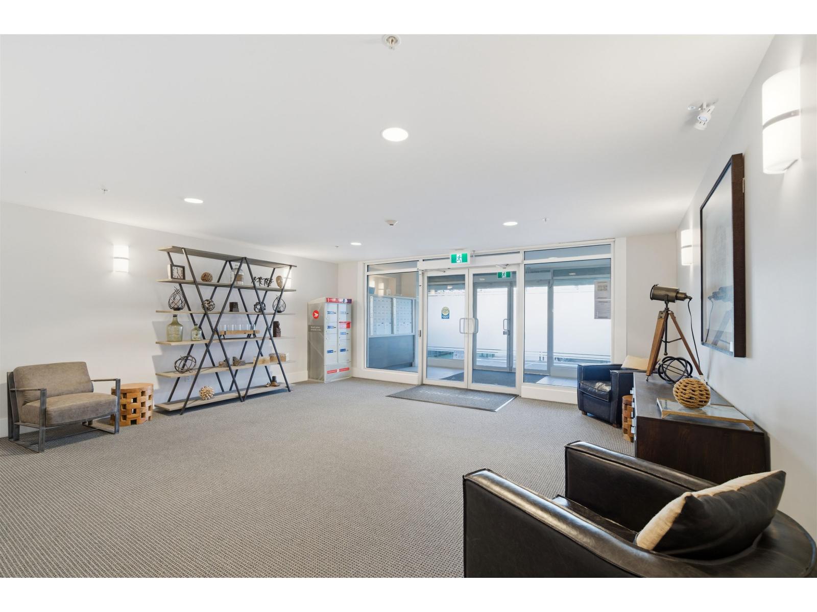 213 14550 Winter Crescent, Surrey, British Columbia  V4P 0G4 - Photo 4 - R3086189