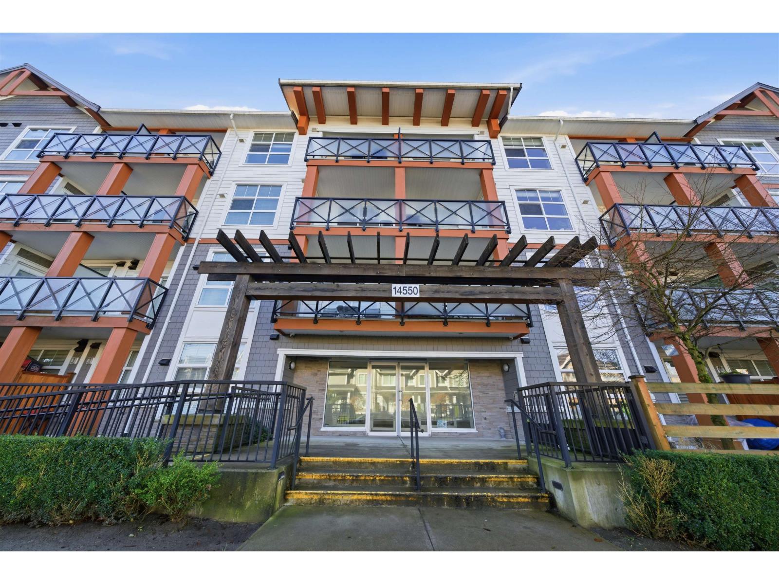 213 14550 Winter Crescent, Surrey, British Columbia  V4P 0G4 - Photo 2 - R3086189