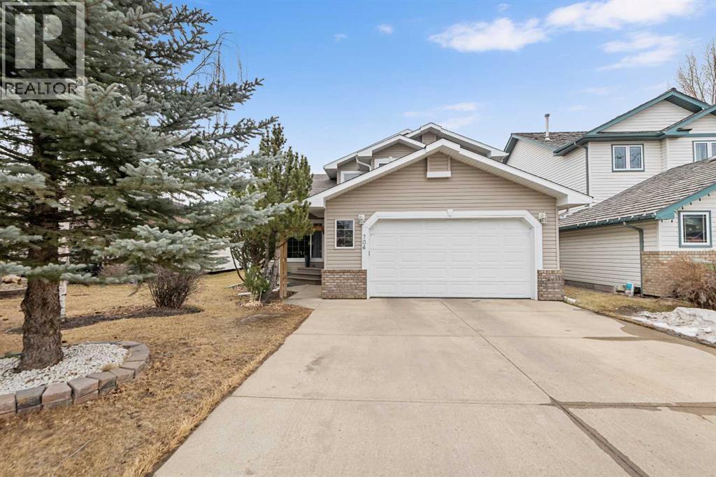 704 Woodside Drive, Airdrie, Alberta