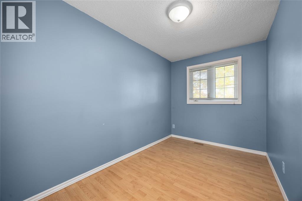 124 Fairview Place, Sarnia, Ontario  N7S 4E1 - Photo 21 - 25022468