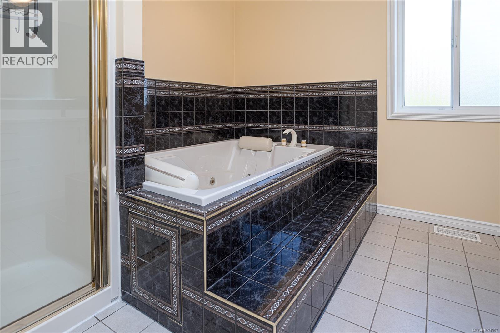 521 Pamela Pl, Saanich, British Columbia  V8Z 4H1 - Photo 20 - 1024957