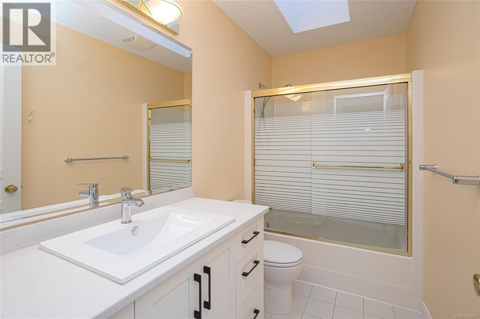 521 Pamela Pl, Saanich, British Columbia  V8Z 4H1 - Photo 23 - 1024957