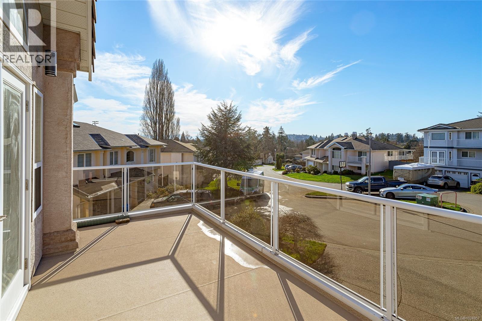 521 Pamela Pl, Saanich, British Columbia  V8Z 4H1 - Photo 41 - 1024957