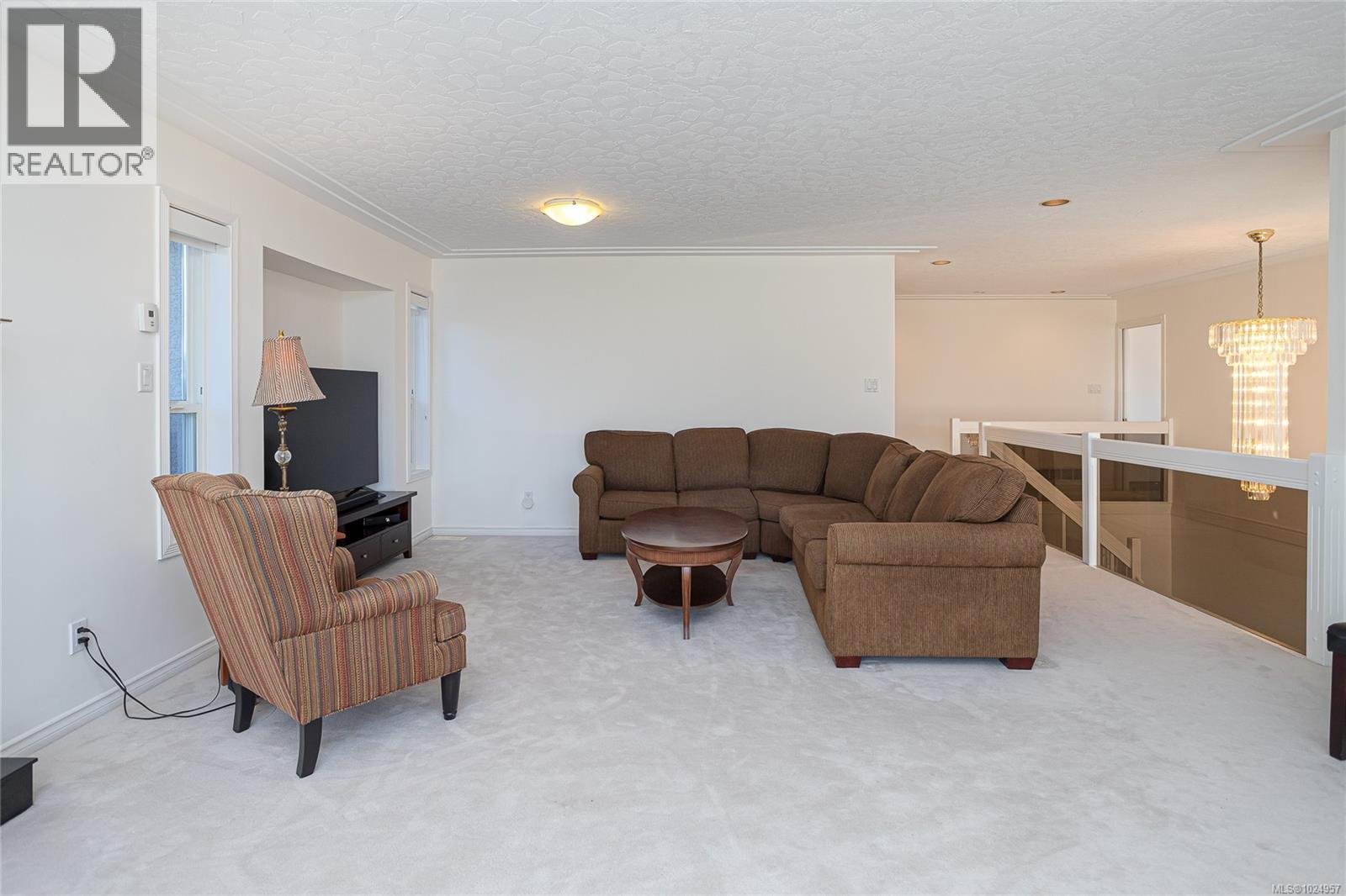 521 Pamela Pl, Saanich, British Columbia  V8Z 4H1 - Photo 6 - 1024957