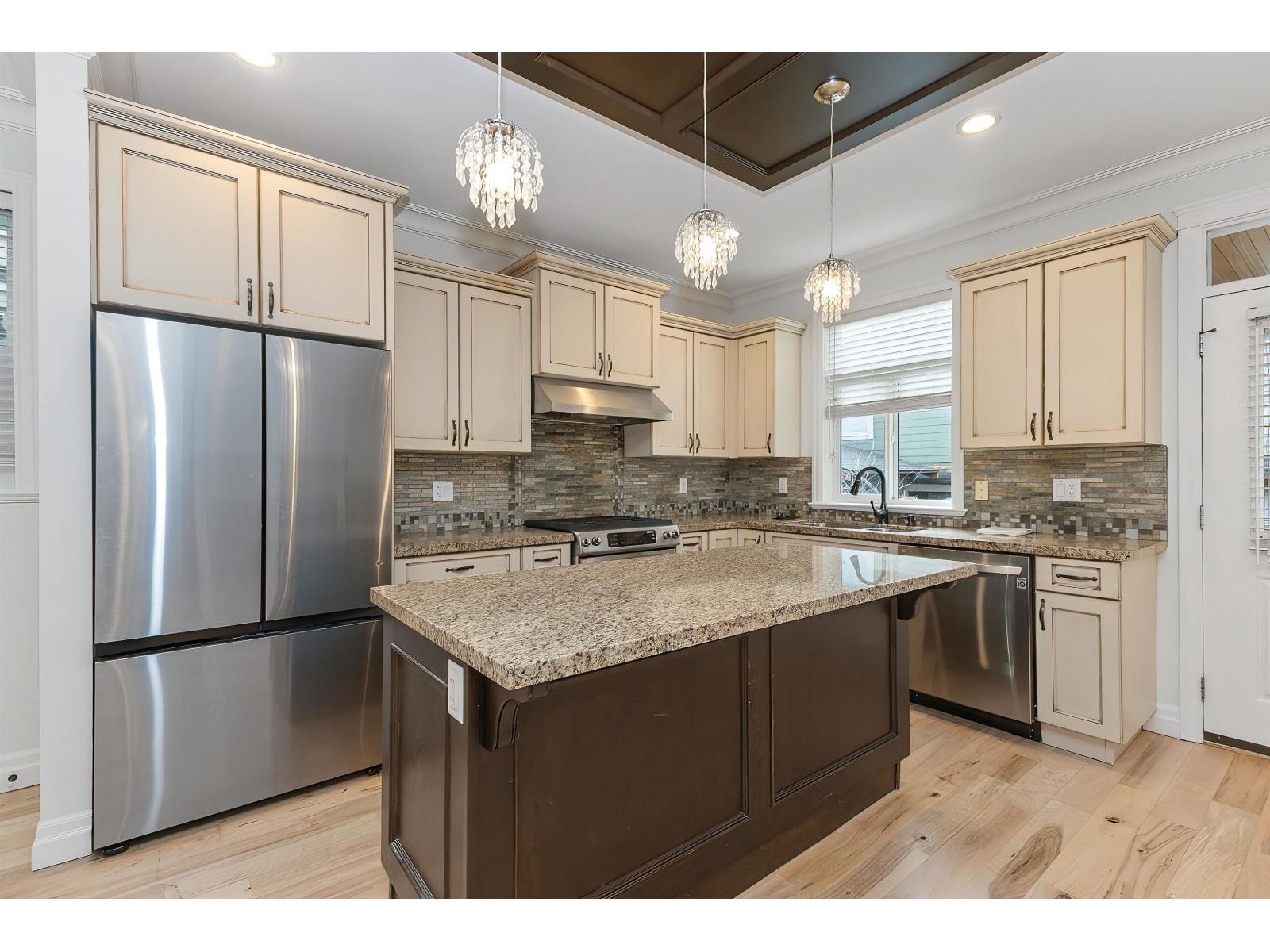 17394 2 Avenue, Surrey, British Columbia  V3Z 9P9 - Photo 12 - R3087335