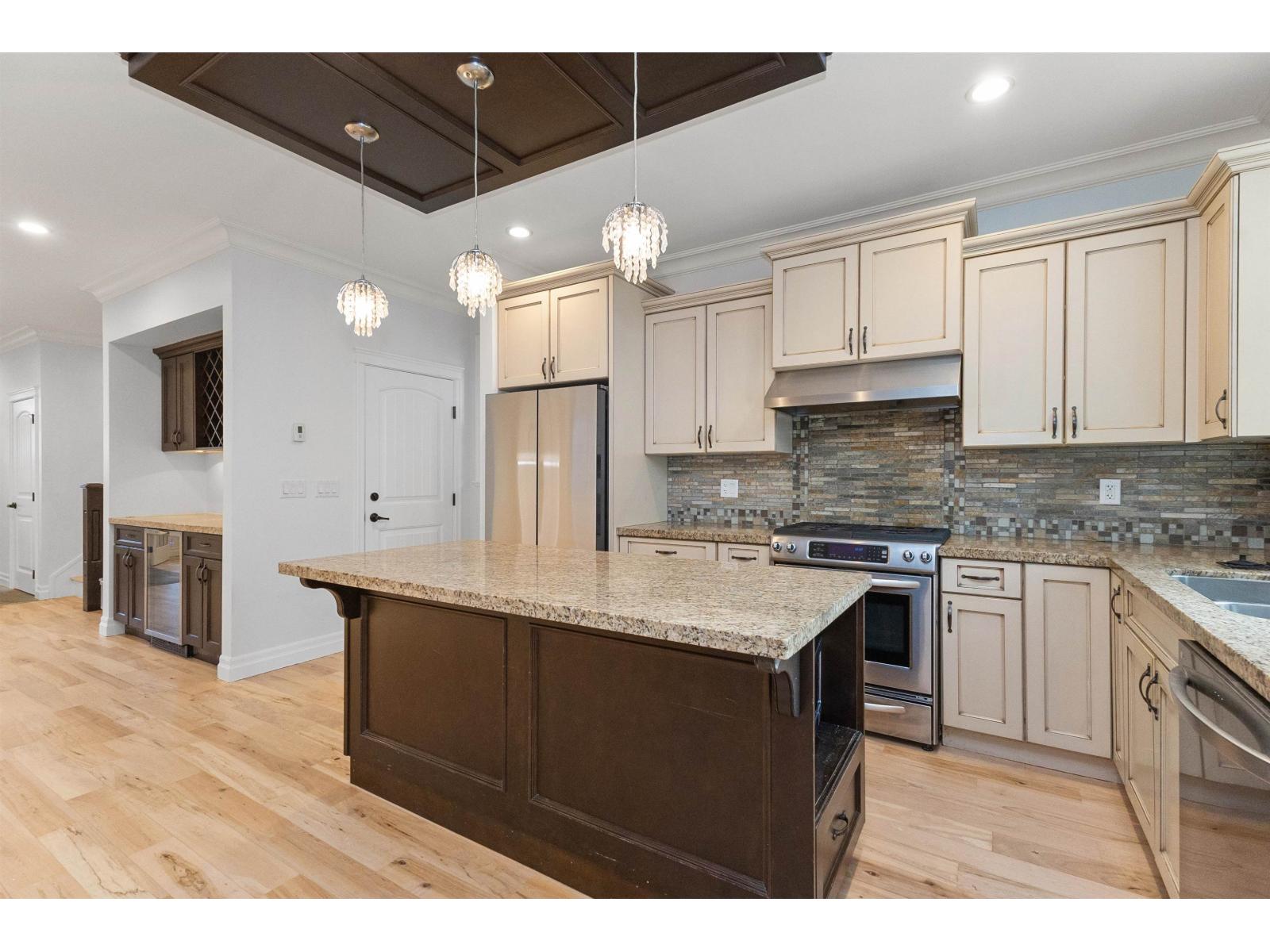 17394 2 Avenue, Surrey, British Columbia  V3Z 9P9 - Photo 9 - R3087335