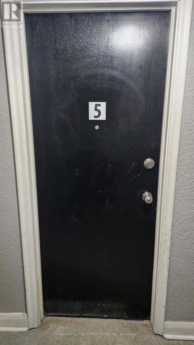 #5 (Lower) - 580 Nairn Avenue W, Toronto (Caledonia-Fairbank), Ontario  M6E 2K4 - Photo 3 - W12760034