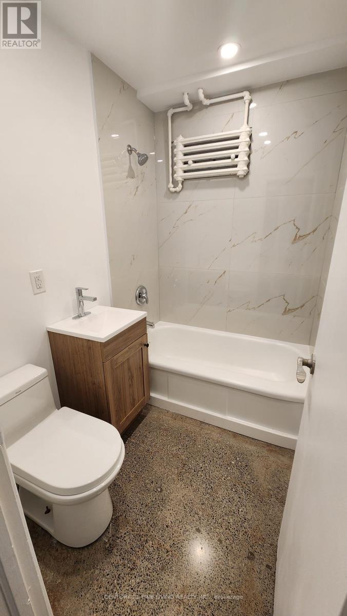 #5 (Lower) - 580 Nairn Avenue W, Toronto (Caledonia-Fairbank), Ontario  M6E 2K4 - Photo 9 - W12760034