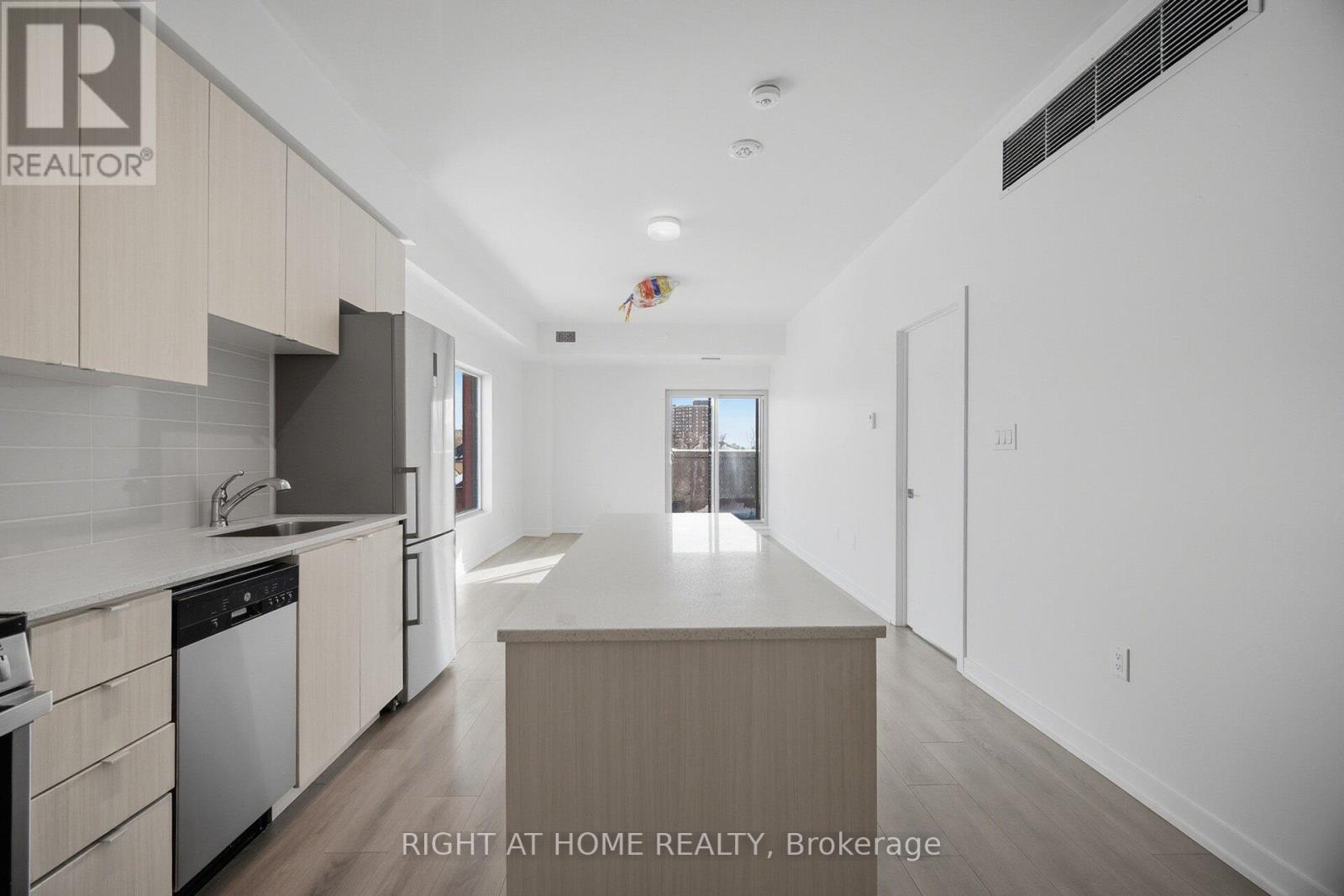 2433 Dufferin Street, Toronto (Briar Hill-Belgravia), Ontario  M6E 0B4 - Photo 12 - W12760532