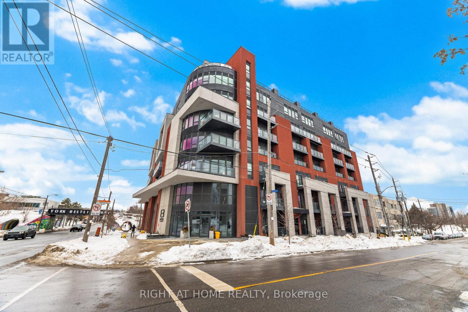 2433 DUFFERIN STREET, Toronto, Ontario