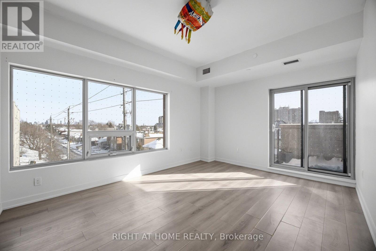 2433 Dufferin Street, Toronto (Briar Hill-Belgravia), Ontario  M6E 0B4 - Photo 13 - W12760532