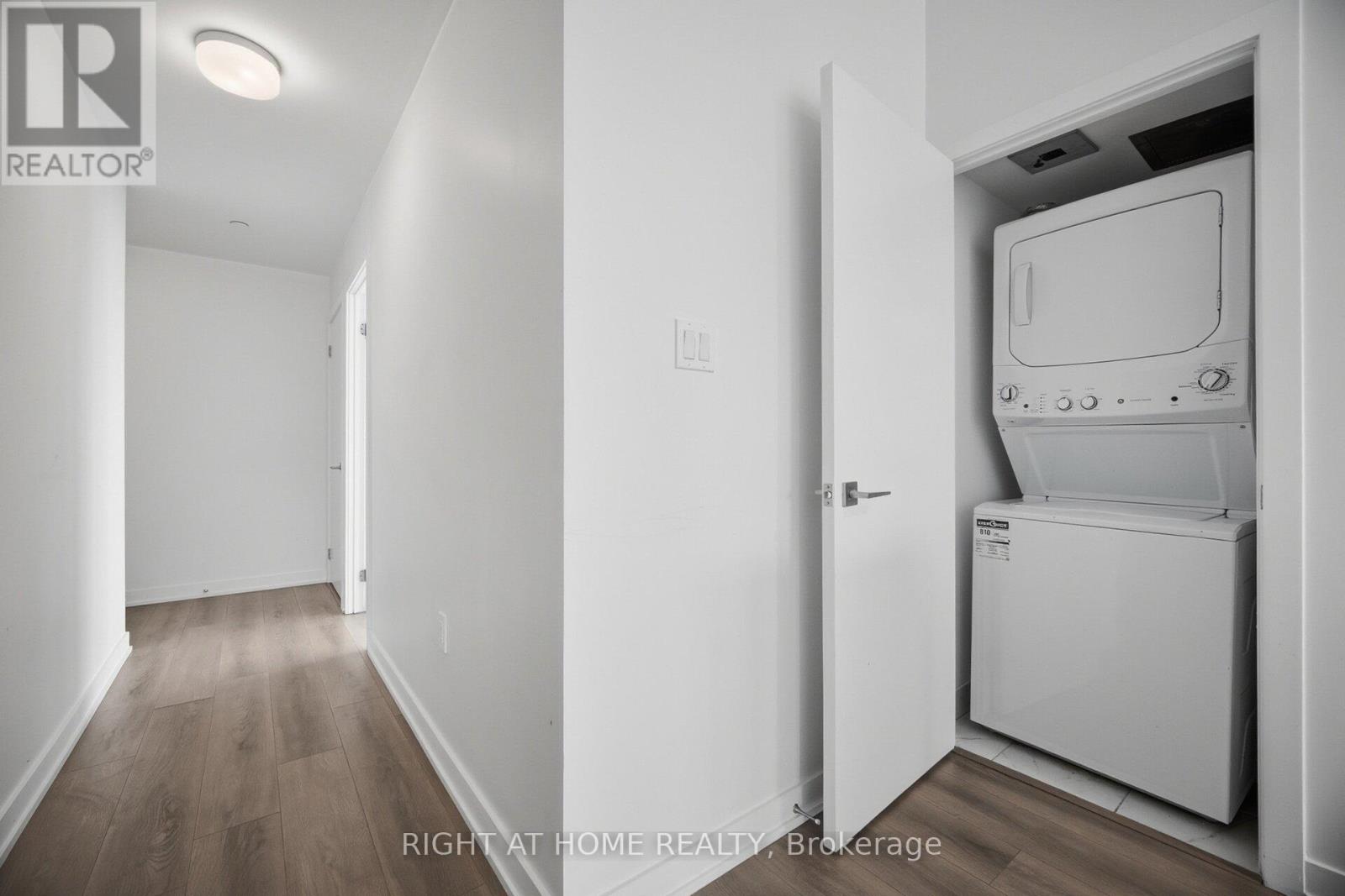 2433 Dufferin Street, Toronto (Briar Hill-Belgravia), Ontario  M6E 0B4 - Photo 28 - W12760532