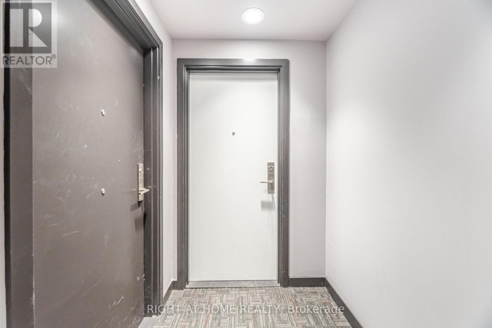 2433 Dufferin Street, Toronto (Briar Hill-Belgravia), Ontario  M6E 0B4 - Photo 4 - W12760532