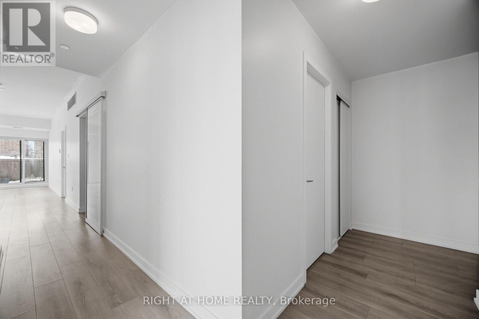 2433 Dufferin Street, Toronto (Briar Hill-Belgravia), Ontario  M6E 0B4 - Photo 6 - W12760532