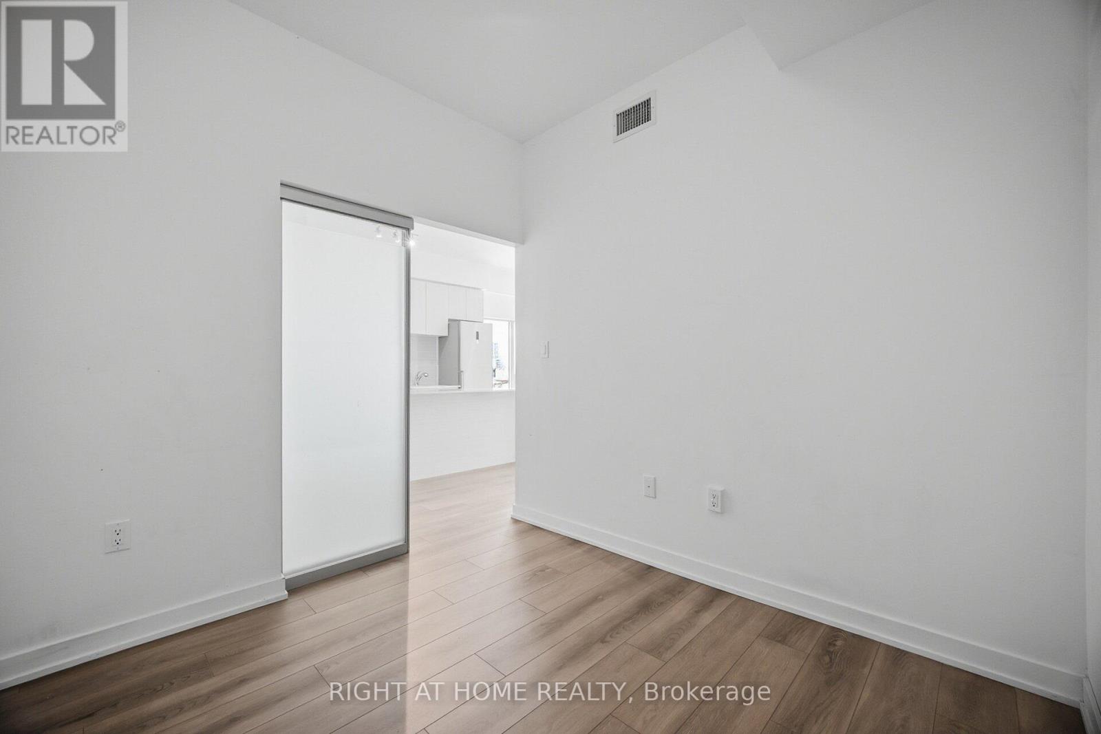 2433 Dufferin Street, Toronto (Briar Hill-Belgravia), Ontario  M6E 0B4 - Photo 25 - W12760532