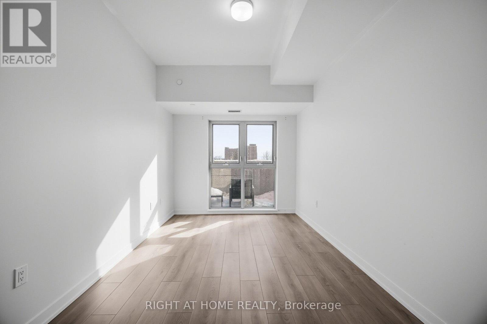 2433 Dufferin Street, Toronto (Briar Hill-Belgravia), Ontario  M6E 0B4 - Photo 19 - W12760532