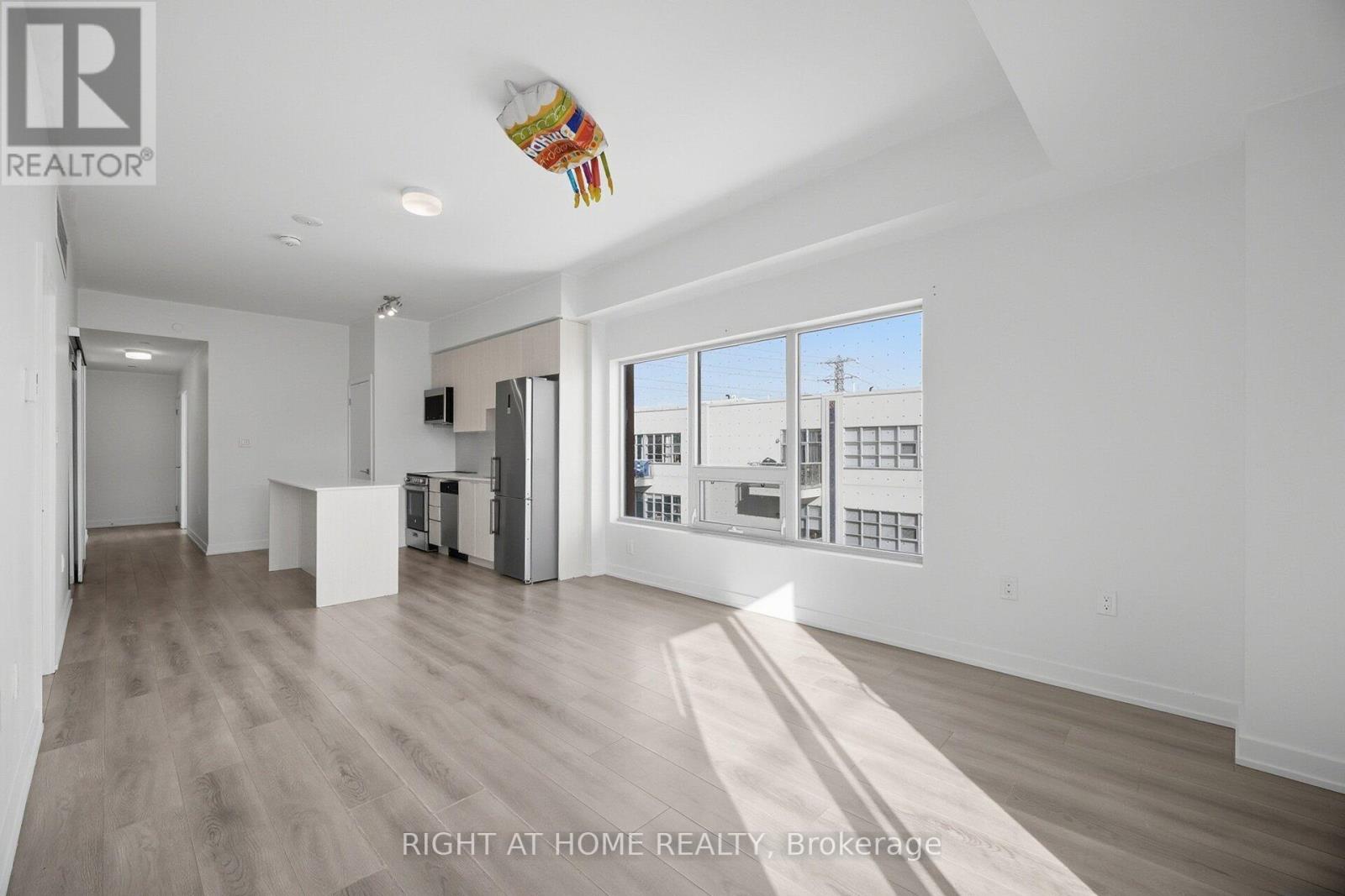 2433 Dufferin Street, Toronto (Briar Hill-Belgravia), Ontario  M6E 0B4 - Photo 15 - W12760532