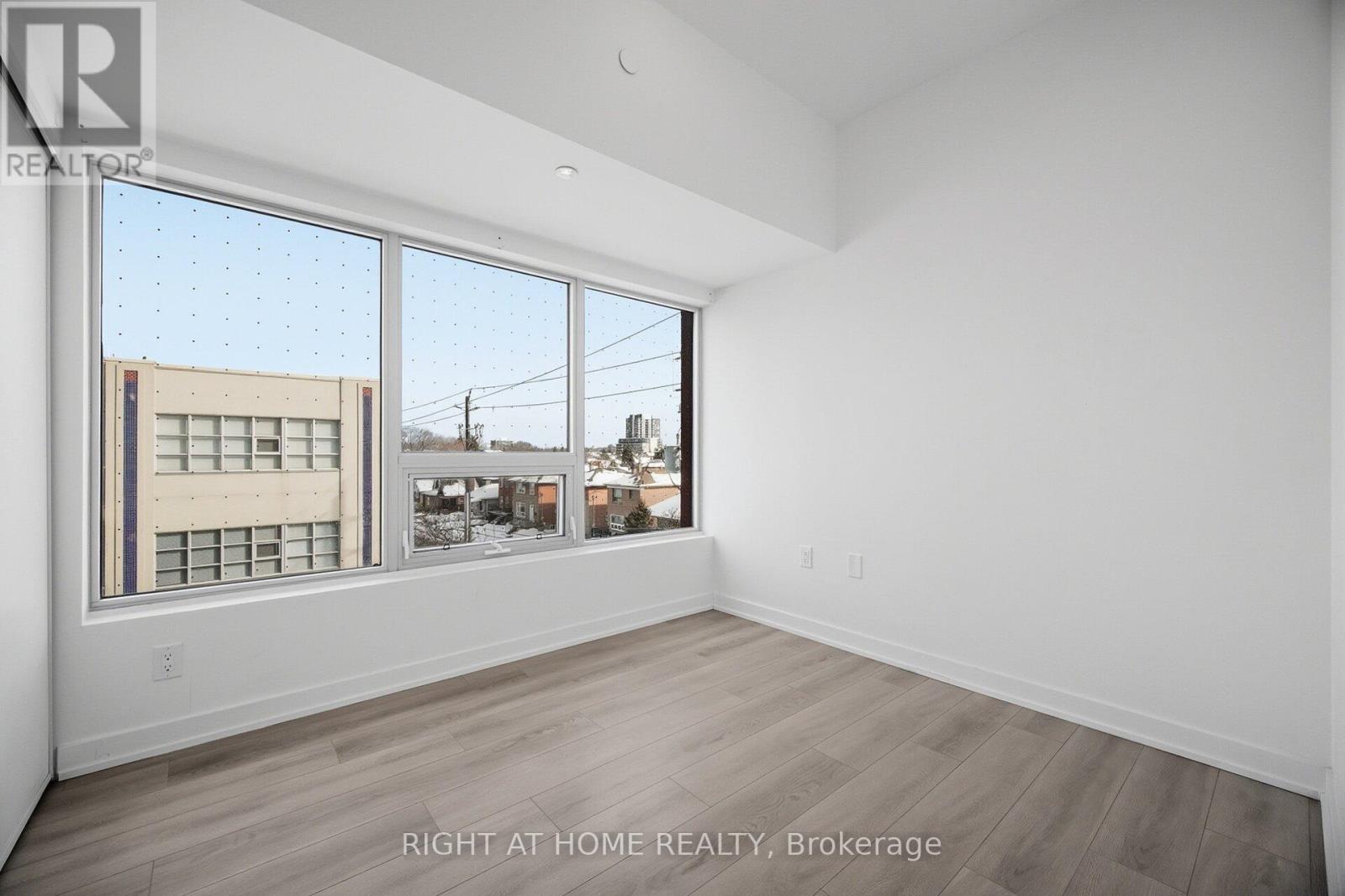 2433 Dufferin Street, Toronto (Briar Hill-Belgravia), Ontario  M6E 0B4 - Photo 22 - W12760532