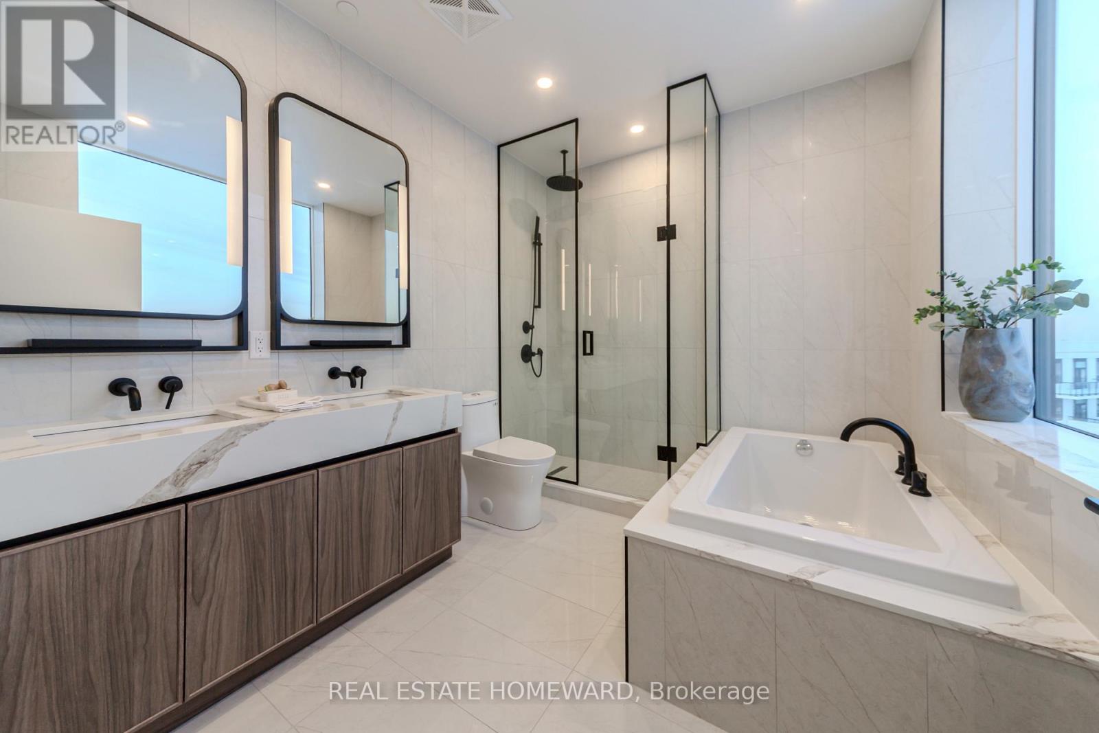 Ph #1701 - 1050 Eastern Avenue, Toronto, Ontario  M4L 0B7 - Photo 18 - E12764366