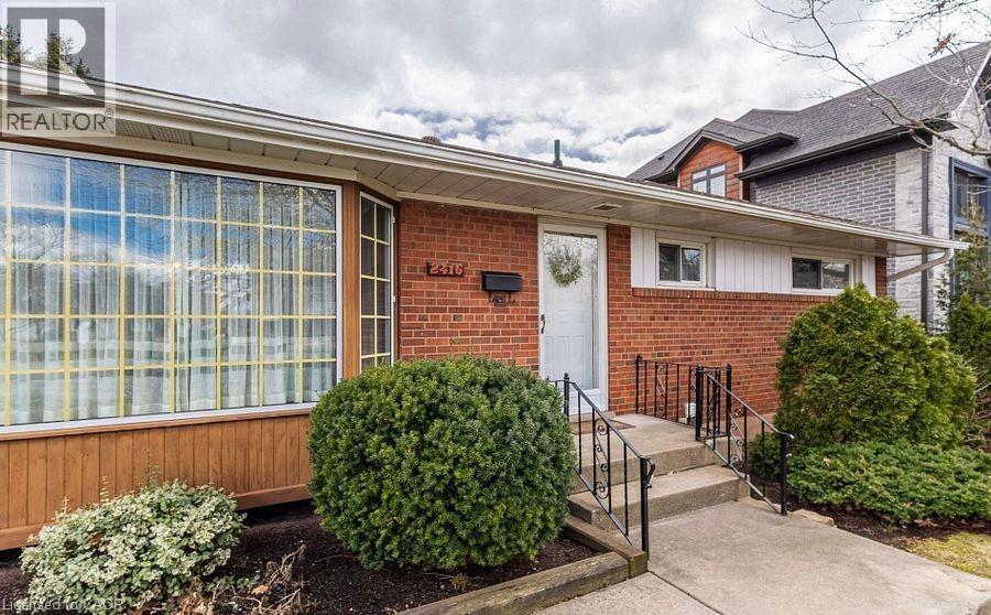 2416 Rebecca Street, Oakville, Ontario  L6L 2B2 - Photo 3 - 40803011