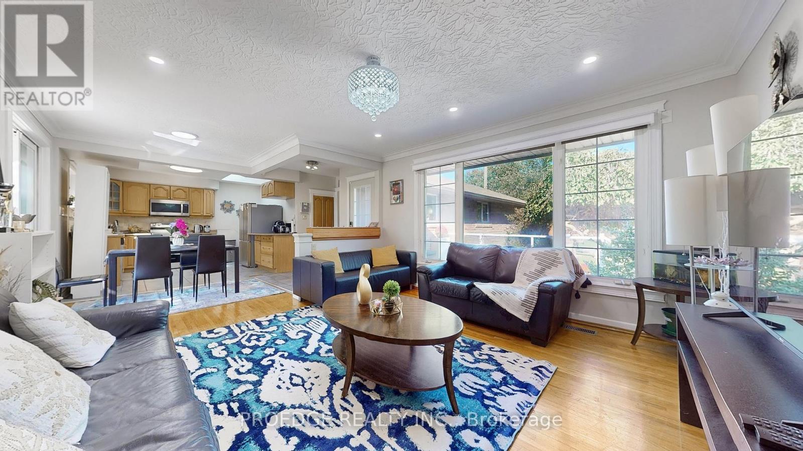 262 Randall Crescent, Toronto, Ontario  M1M 3K4 - Photo 6 - E12445978