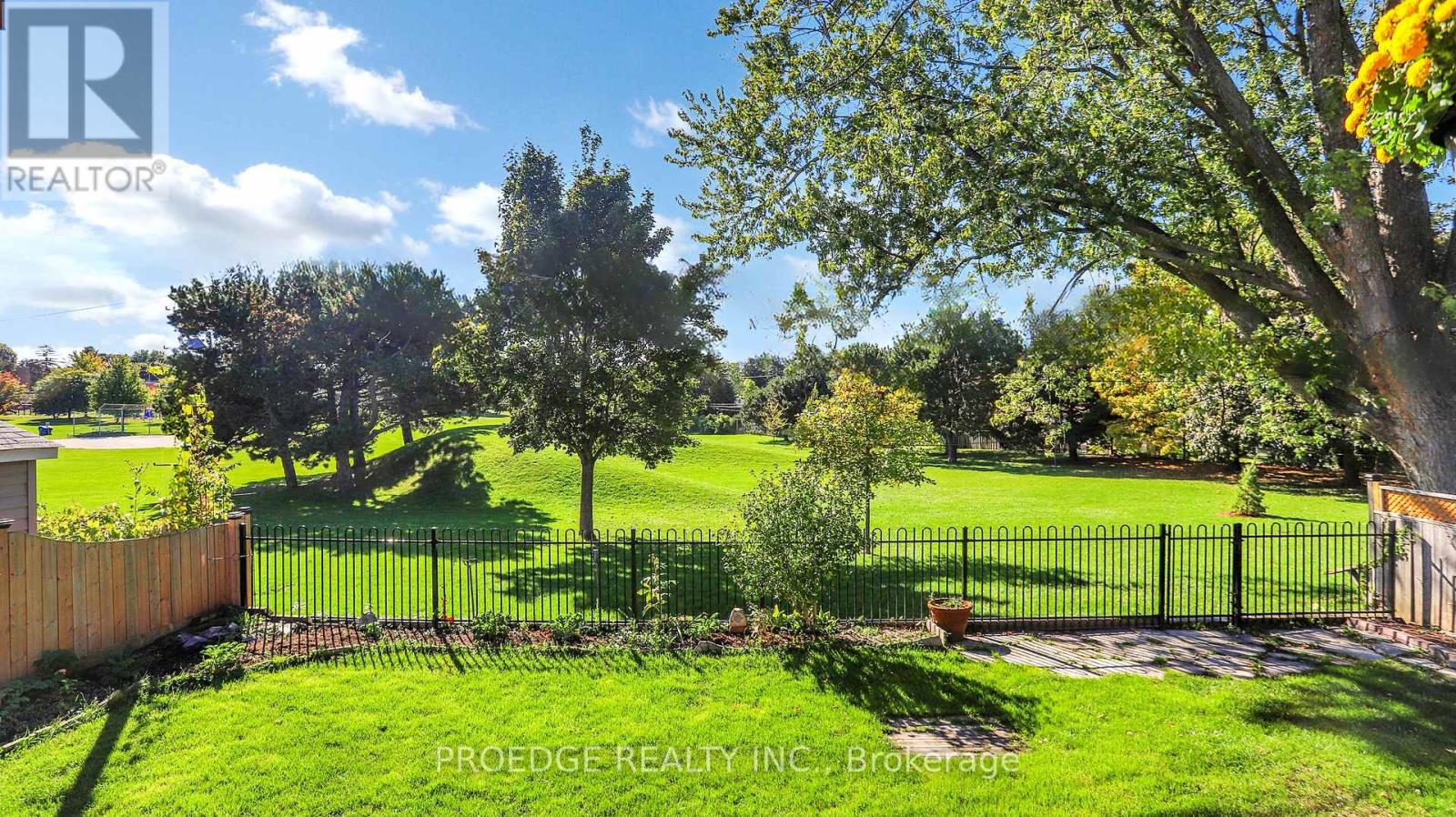 262 Randall Crescent, Toronto, Ontario  M1M 3K4 - Photo 23 - E12445978