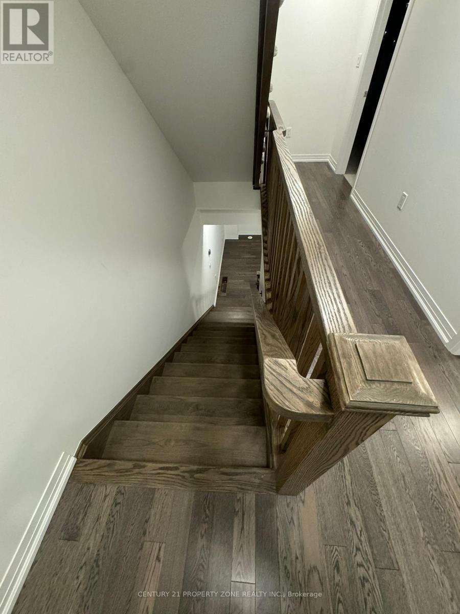 Upper - 2 Timber Fall Drive, Brampton (Northwest Brampton), Ontario  L7A 5L9 - Photo 14 - W12745454