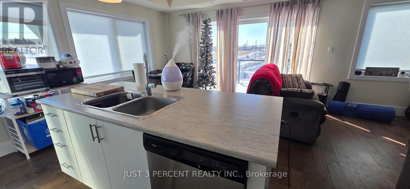 309 - 340 Florence Drive, Peterborough (Monaghan Ward 2), Ontario  K9J 0K4 - Photo 7 - X12764134