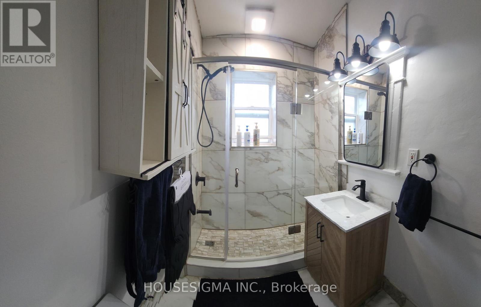 256 Woodbine Avenue, Toronto (The Beaches), Ontario  M4L 3P2 - Photo 11 - E12764806