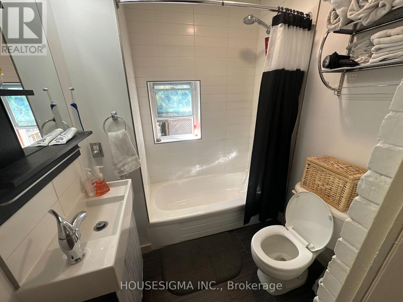 256 Woodbine Avenue, Toronto (The Beaches), Ontario  M4L 3P2 - Photo 40 - E12764806