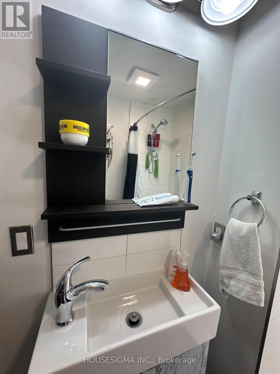 256 Woodbine Avenue, Toronto (The Beaches), Ontario  M4L 3P2 - Photo 41 - E12764806