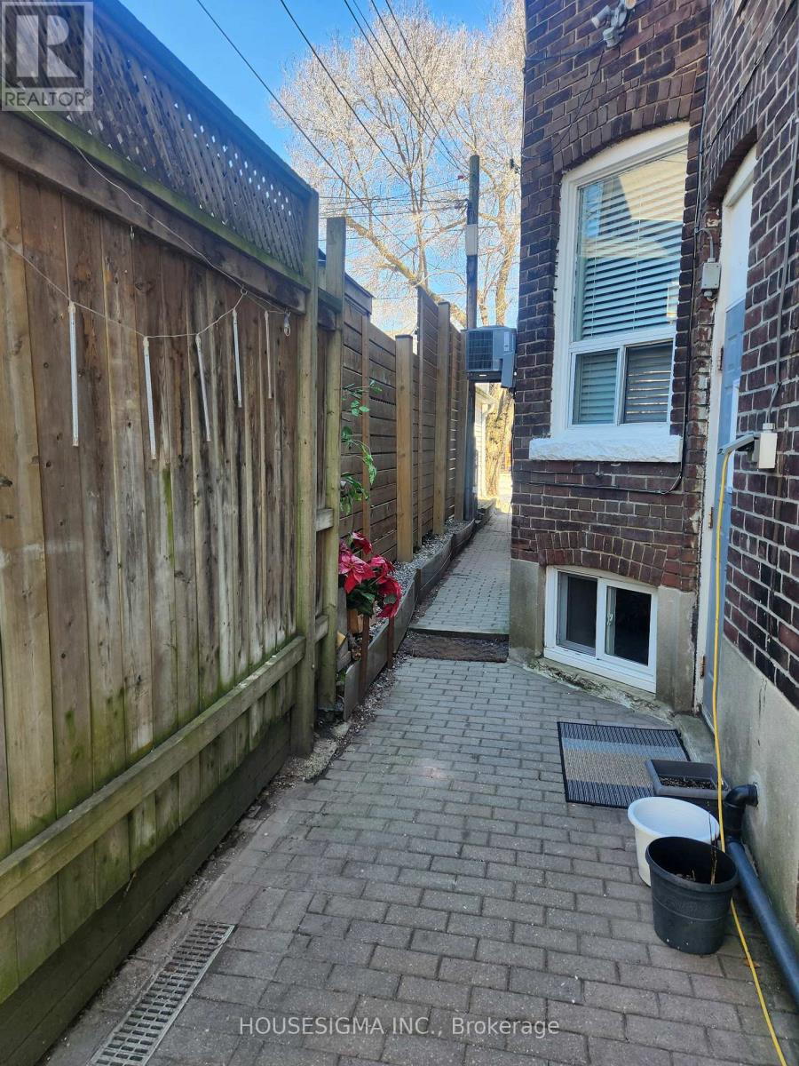 256 Woodbine Avenue, Toronto (The Beaches), Ontario  M4L 3P2 - Photo 43 - E12764806