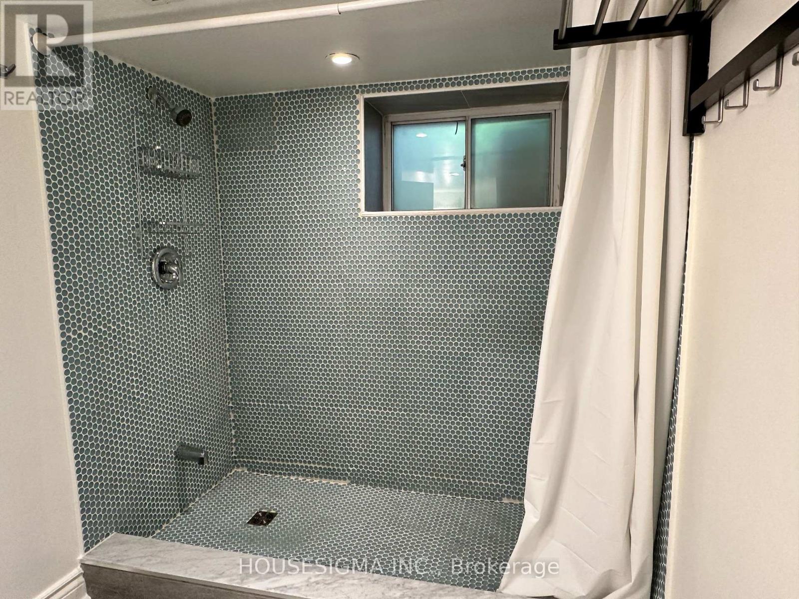 256 Woodbine Avenue, Toronto (The Beaches), Ontario  M4L 3P2 - Photo 47 - E12764806