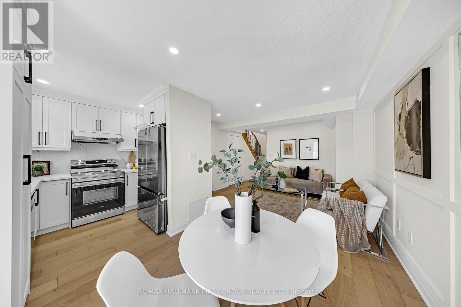 98 Kirkland Place, Whitby, Ontario  L1P 1W9 - Photo 13 - E12764810