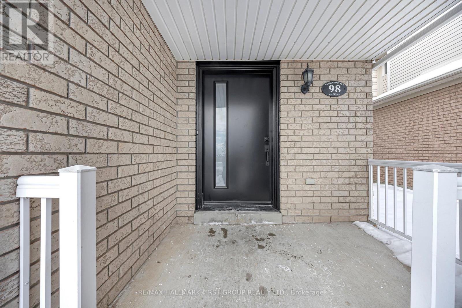 98 Kirkland Place, Whitby, Ontario  L1P 1W9 - Photo 2 - E12764810