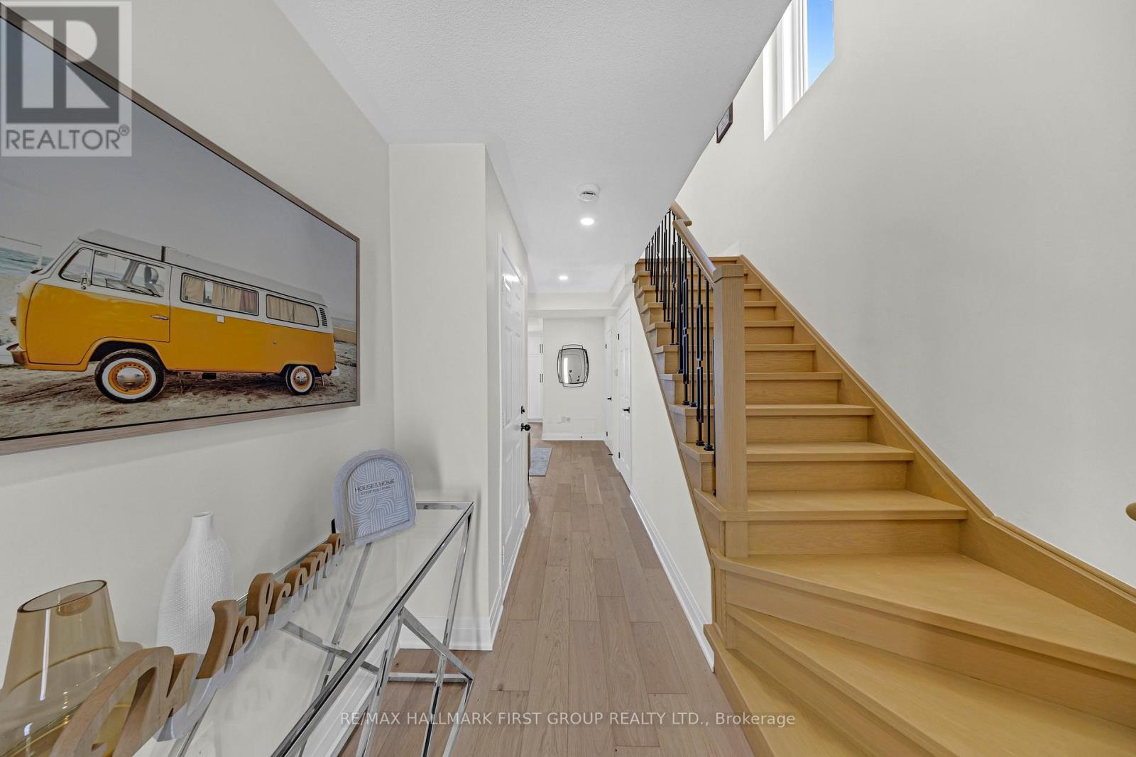 98 Kirkland Place, Whitby, Ontario  L1P 1W9 - Photo 5 - E12764810