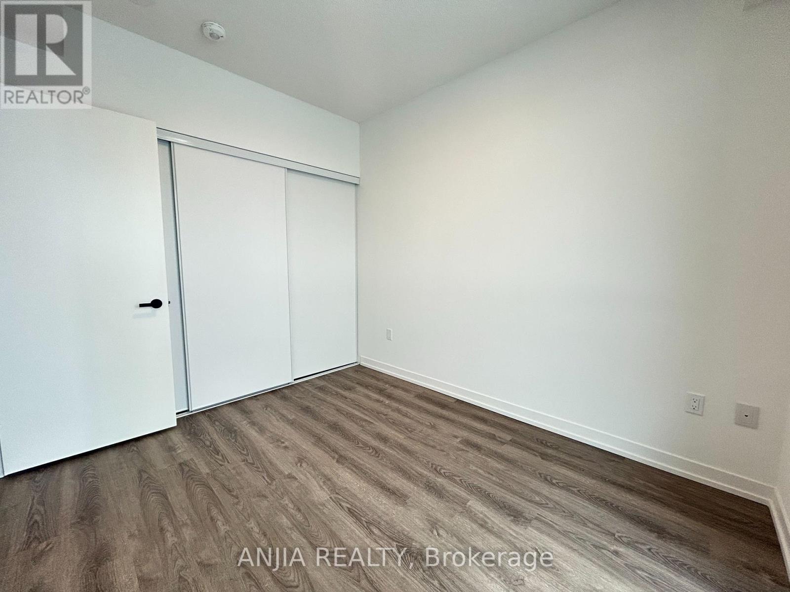 5610 - 8 Interchange Way, Vaughan, Ontario  L4K 0R2 - Photo 10 - N12764814