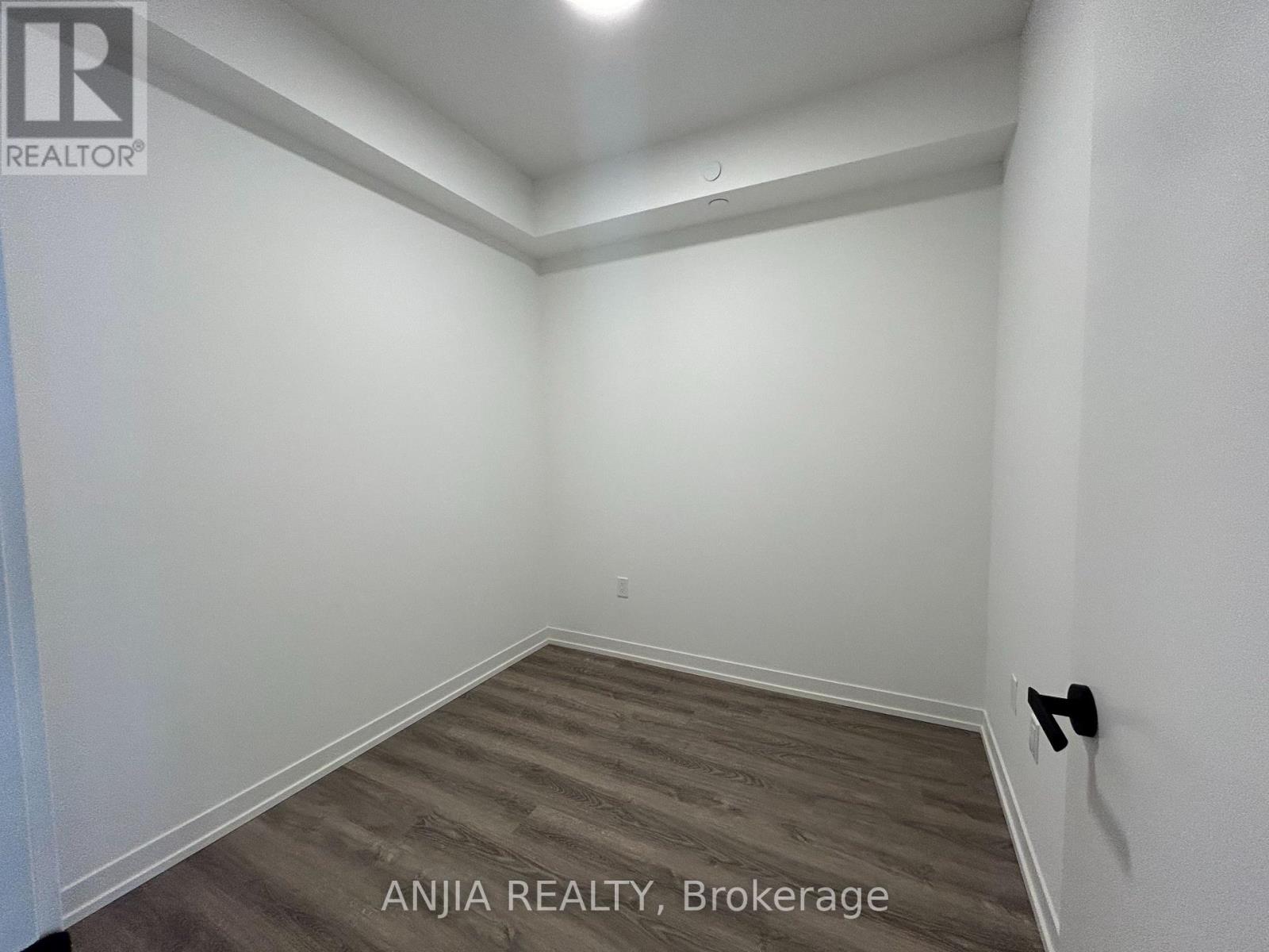 5610 - 8 Interchange Way, Vaughan, Ontario  L4K 0R2 - Photo 11 - N12764814