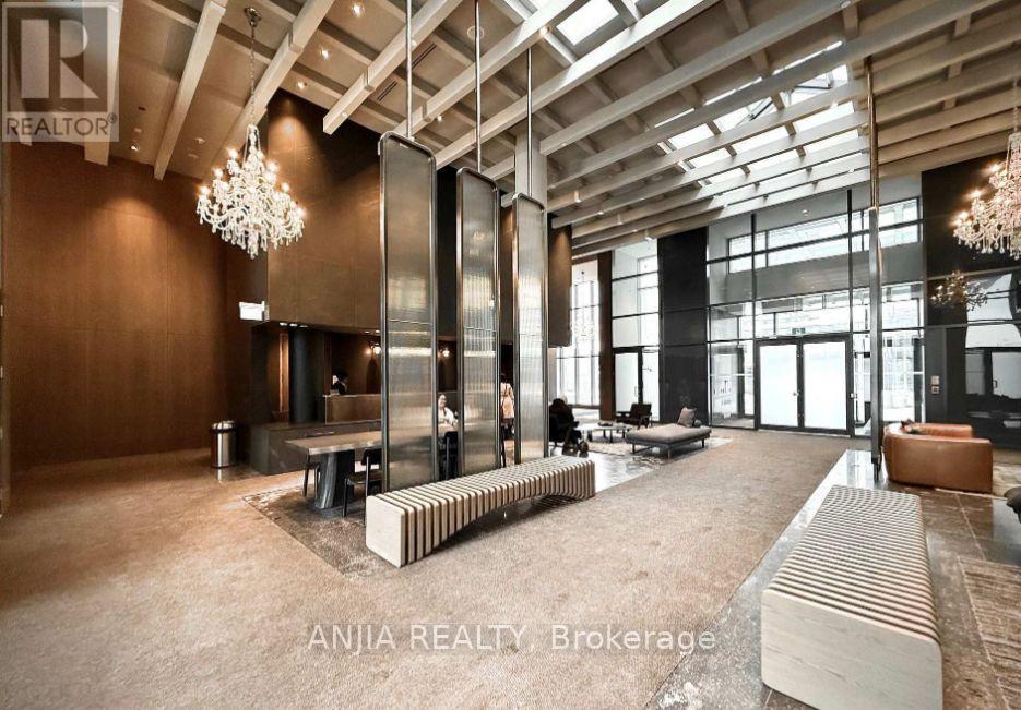 5610 - 8 Interchange Way, Vaughan, Ontario  L4K 0R2 - Photo 2 - N12764814