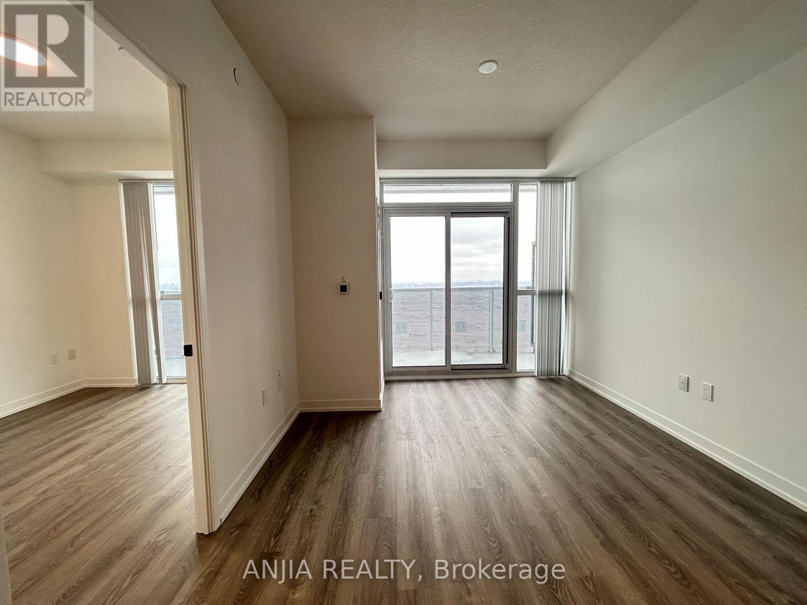 5610 - 8 Interchange Way, Vaughan, Ontario  L4K 0R2 - Photo 7 - N12764814